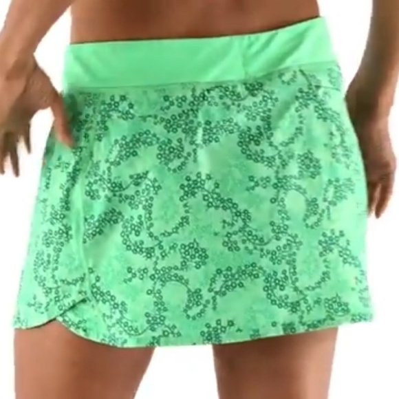 Patagonia Nine Trails Green Geometric Design Running Skirt Skort Tennis Size S - Picture 3 of 16